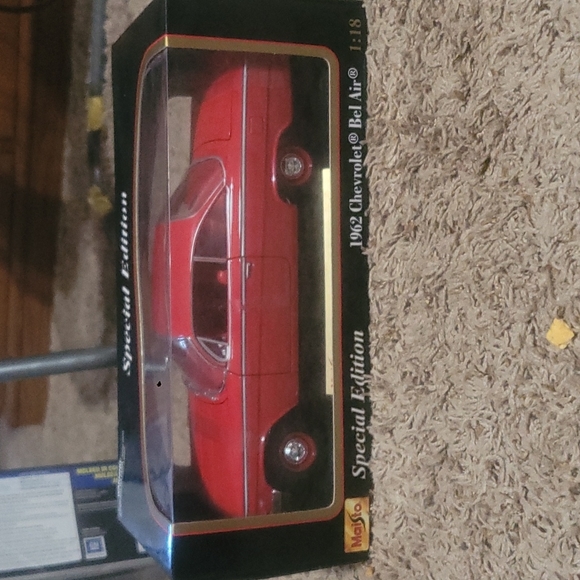 MaiSto Special Edition 1:18 scale model 62' Chevy Bel-Air - Picture 3 of 8